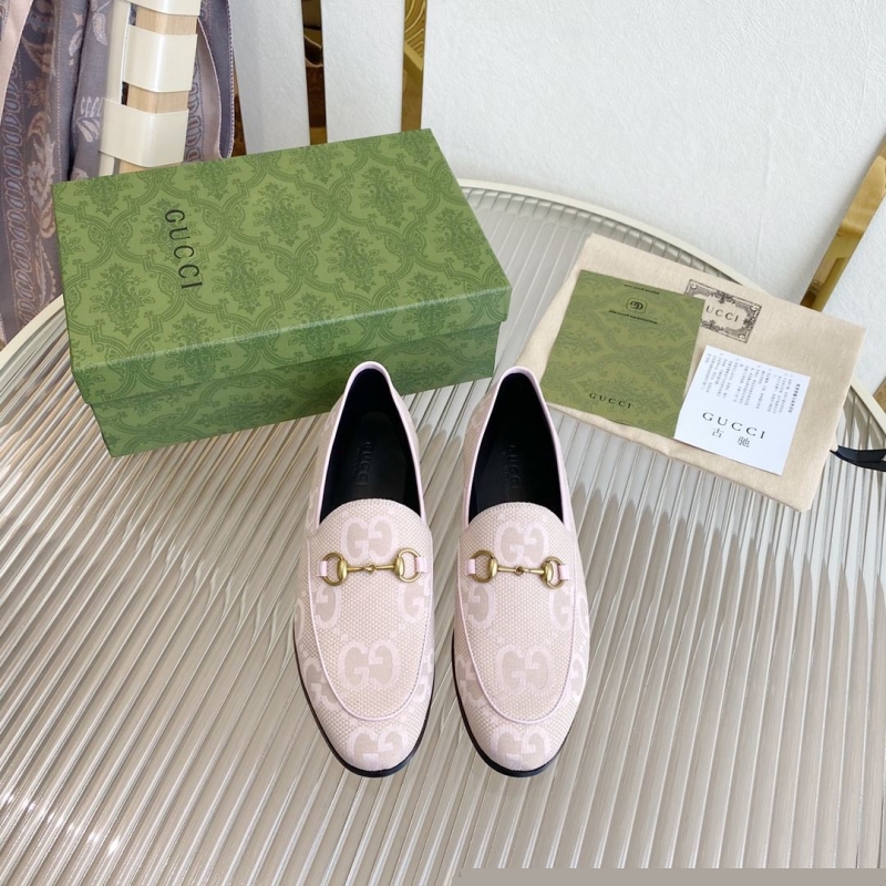 G*u*i flat shoes